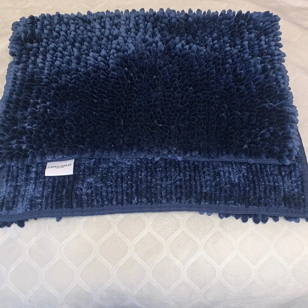 NWOT Plush Thick Laura Ashley Cobalt Blue Chenille Bath Rug 32x20 inches
